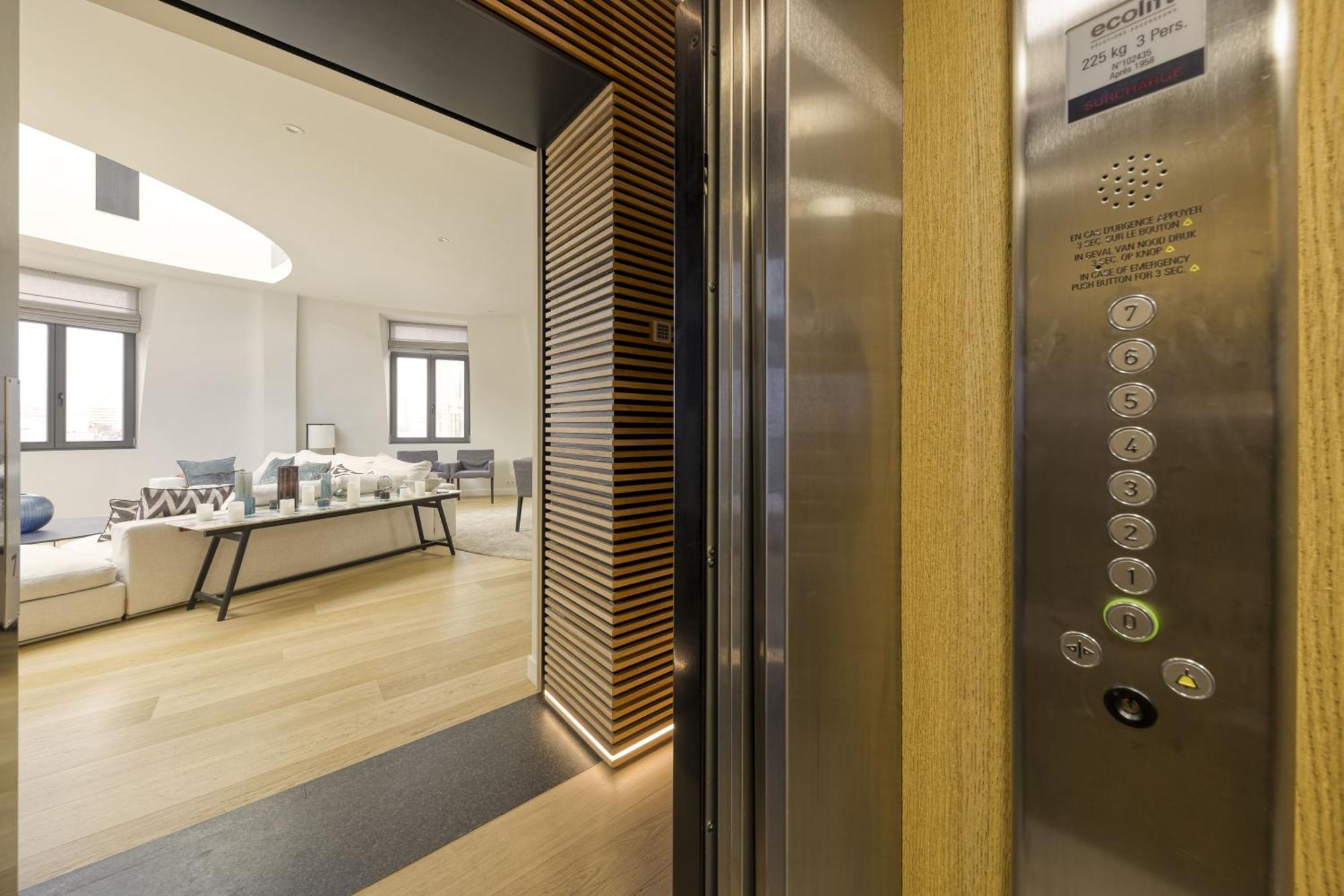 Triplex Penthouse In The City Center Брюссель Экстерьер фото